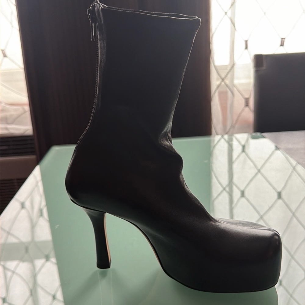 Bottega Veneta
Leather Sock Boots